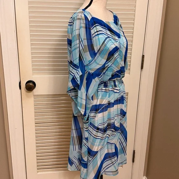 Calvin Klein Chiffon Kimono Dress in a Plaid Pattern of Blue and Tan and Green - Picture 7 of 16